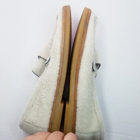 Stuart Weitzman | Fuzzy Creme Loafers, size 8 - Picture 2 of 8